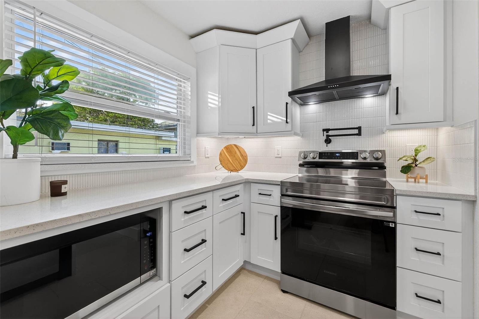3008 JACKSON ST N, ST PETERSBURG, FL, 33704