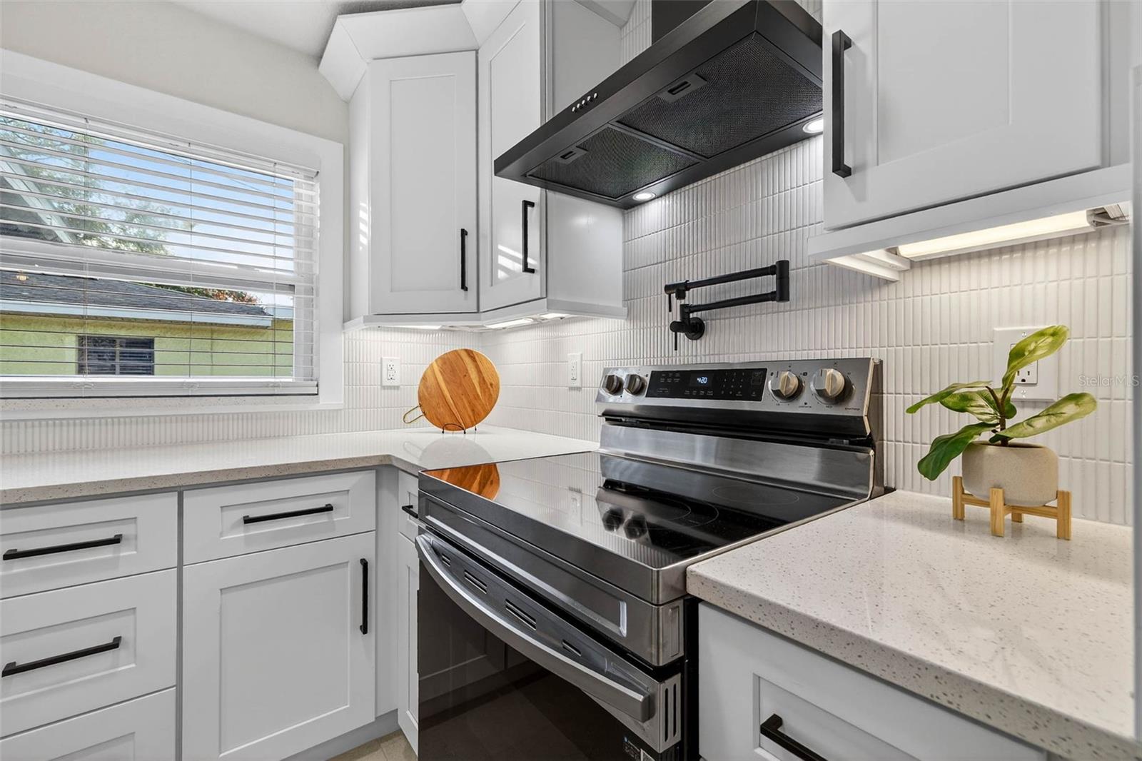 3008 JACKSON ST N, ST PETERSBURG, FL, 33704