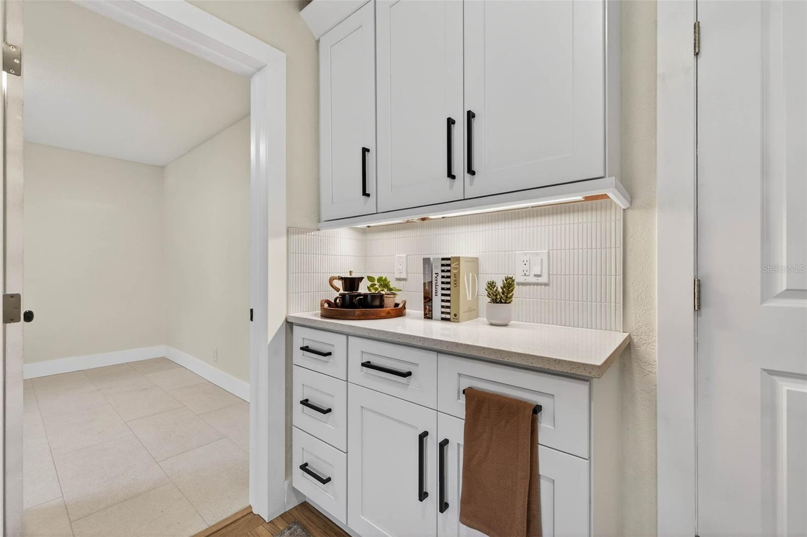 3008 JACKSON ST N, ST PETERSBURG, FL, 33704