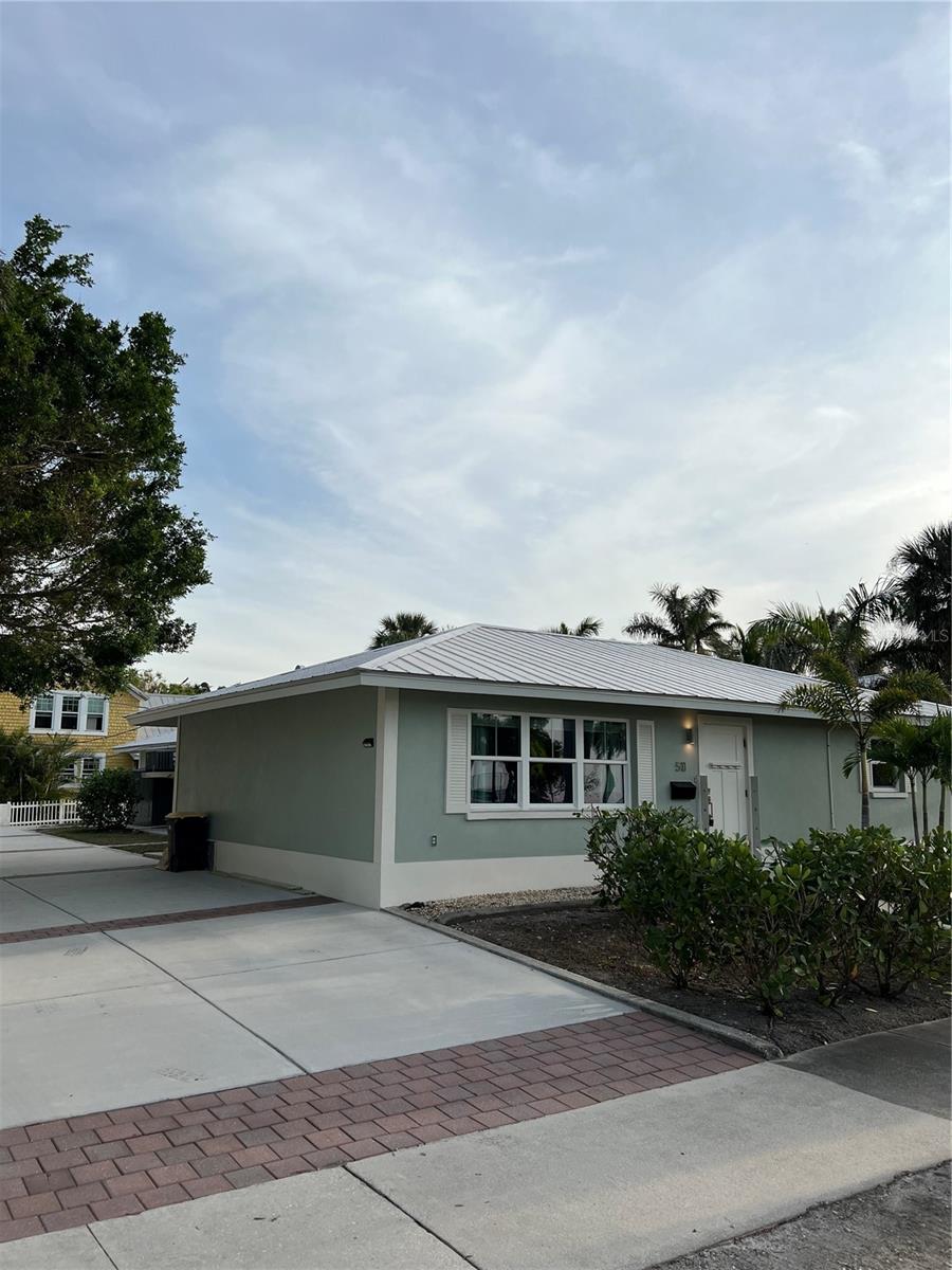 511 W RETTA ESPLANADE, PUNTA GORDA, FL, 33950