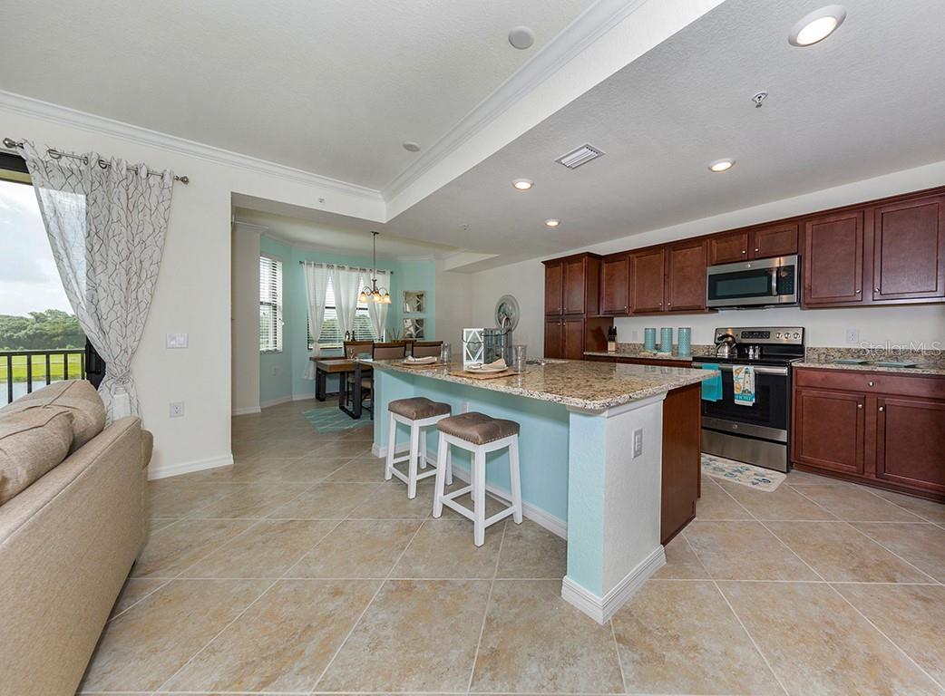 16904 VARDON TER #202, LAKEWOOD RANCH, FL, 34211