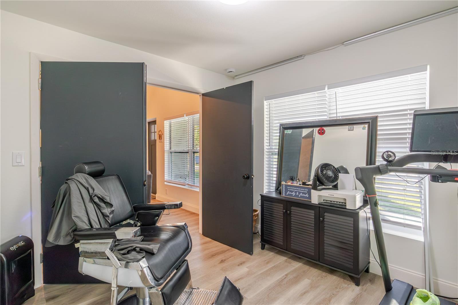 1704 W HANNA AVE, TAMPA, FL, 33604