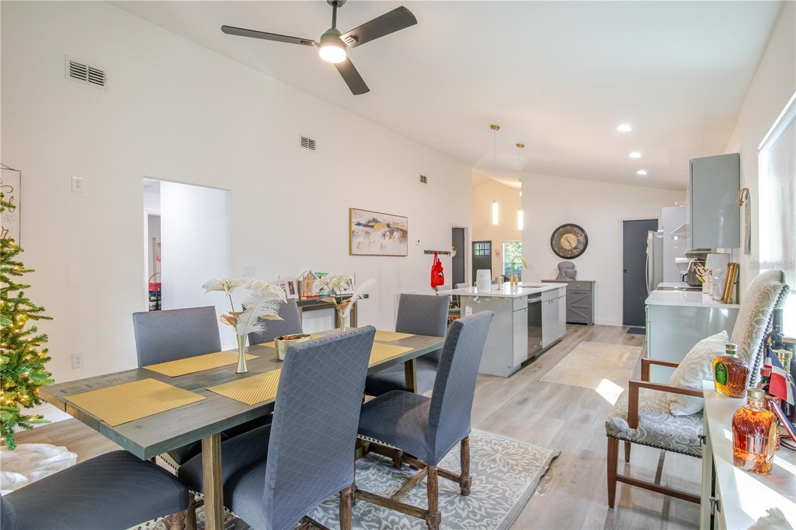1704 W HANNA AVE, TAMPA, FL, 33604