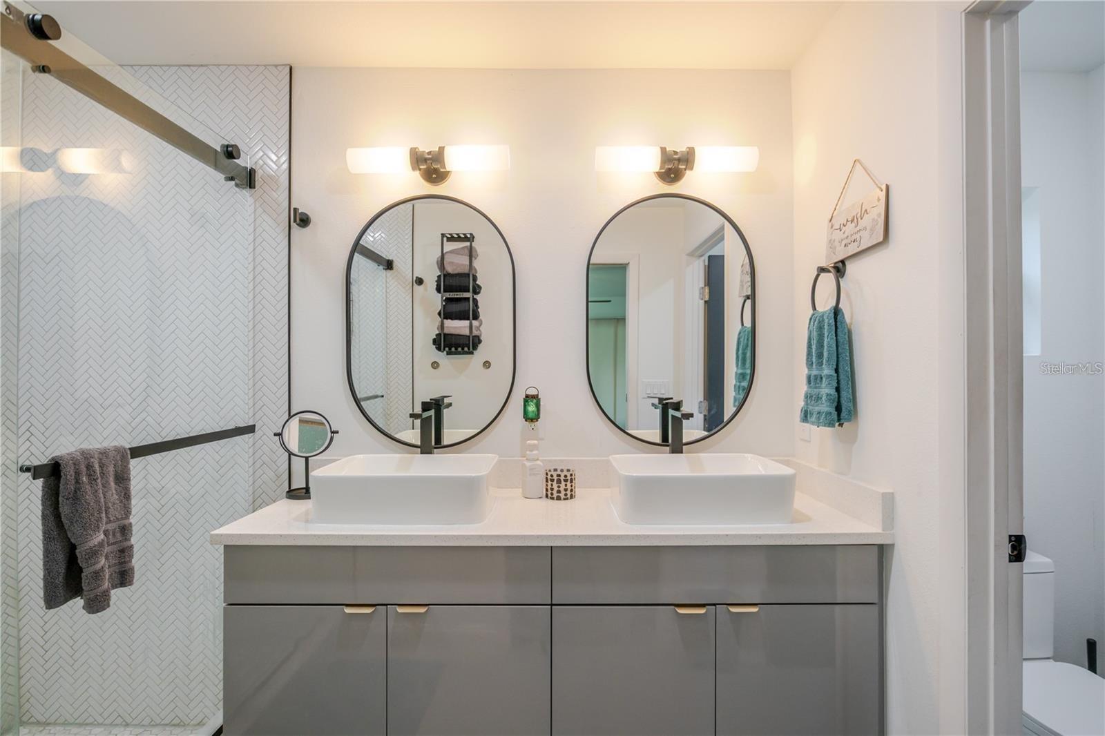 1704 W HANNA AVE, TAMPA, FL, 33604