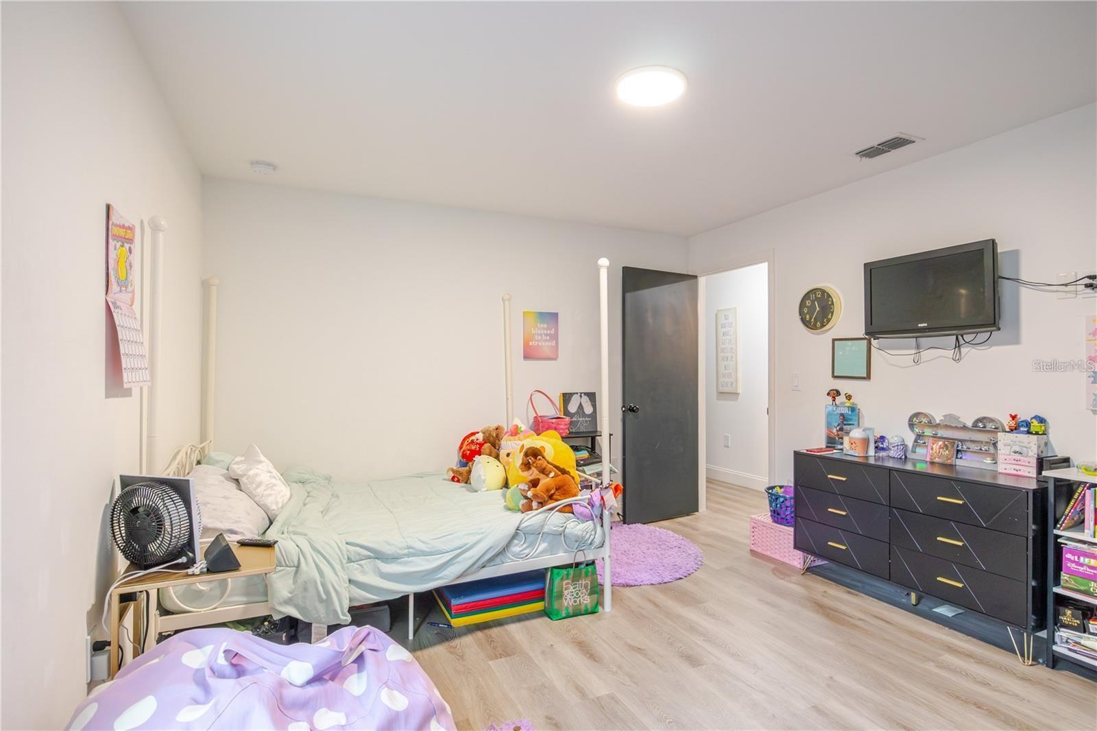 1704 W HANNA AVE, TAMPA, FL, 33604
