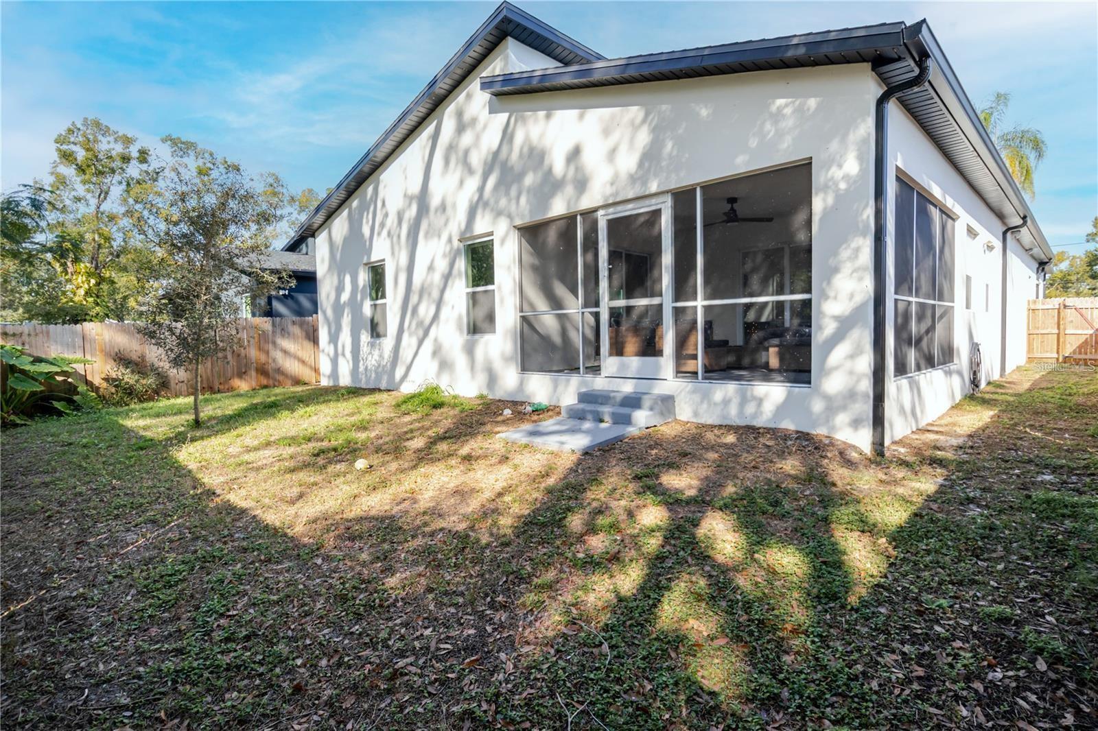 1704 W HANNA AVE, TAMPA, FL, 33604