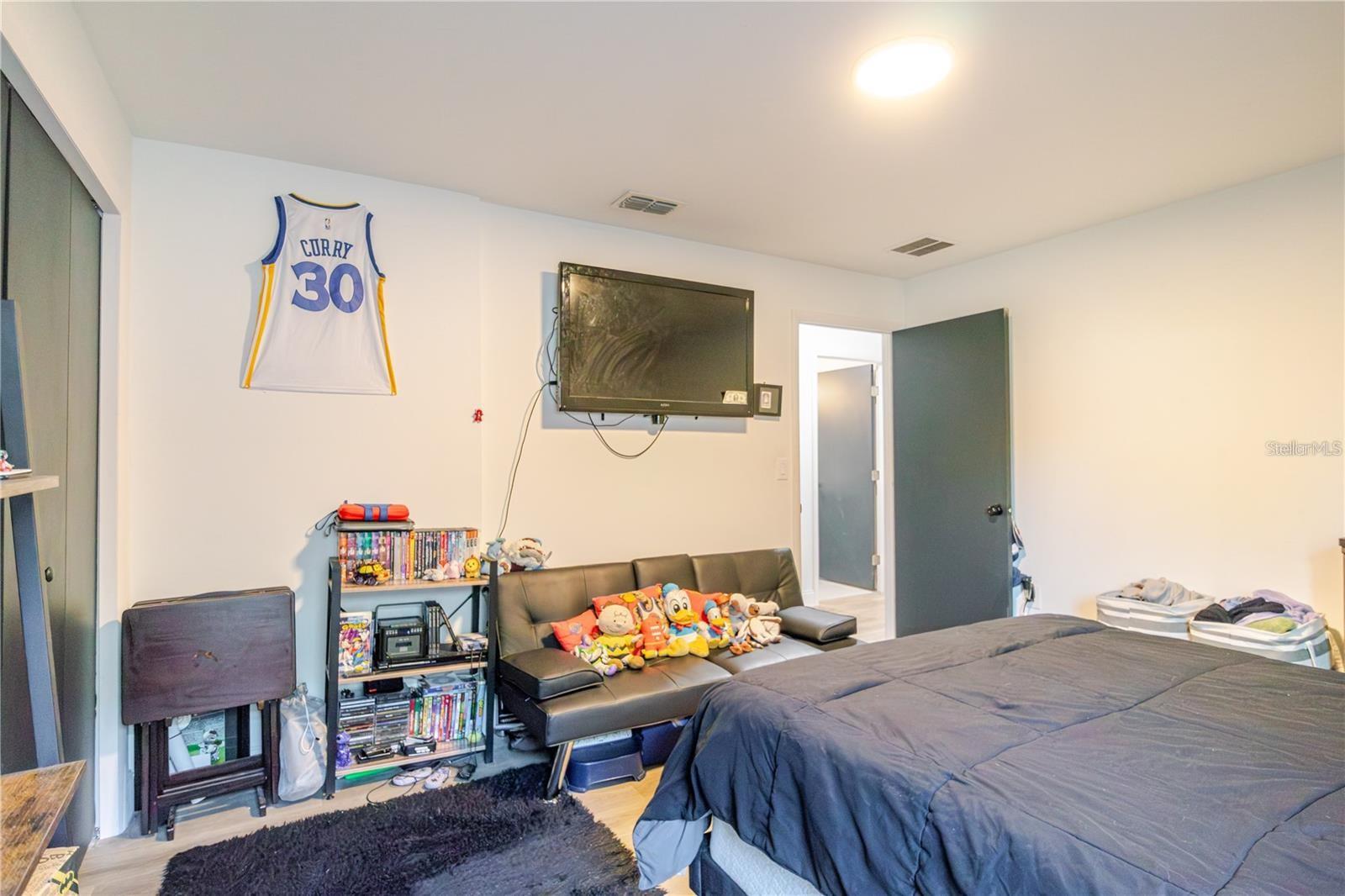 1704 W HANNA AVE, TAMPA, FL, 33604