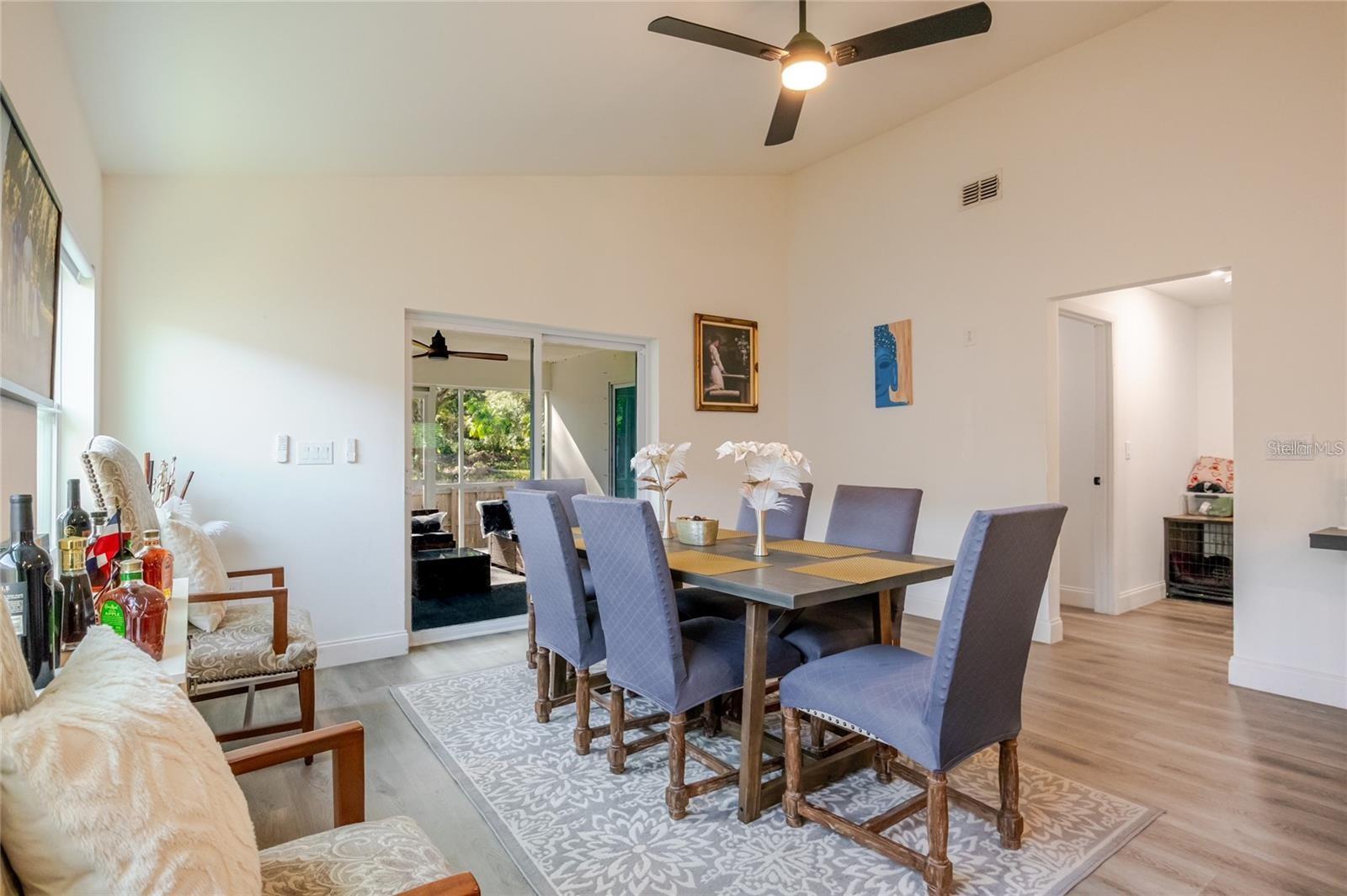 1704 W HANNA AVE, TAMPA, FL, 33604