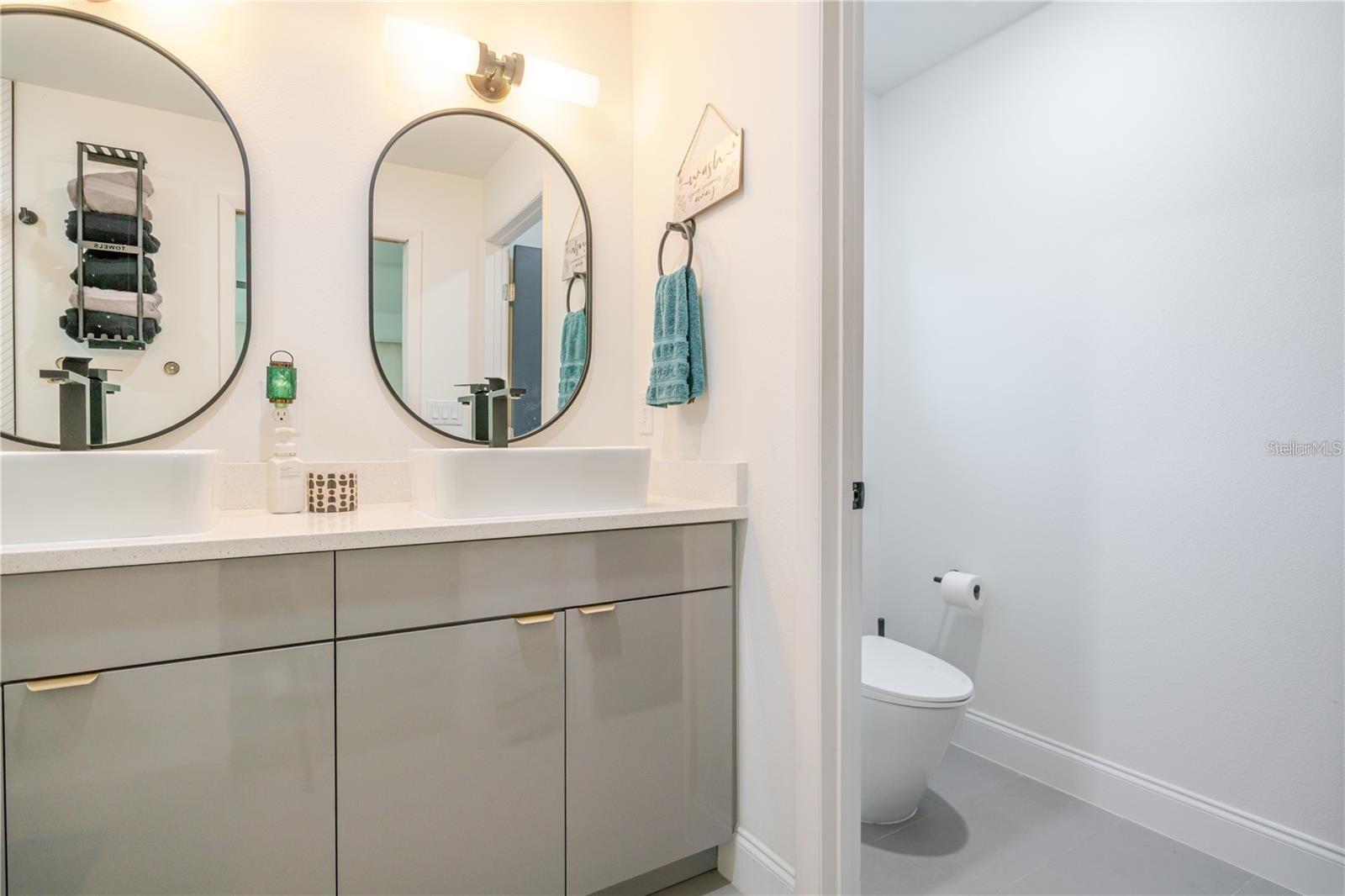 1704 W HANNA AVE, TAMPA, FL, 33604