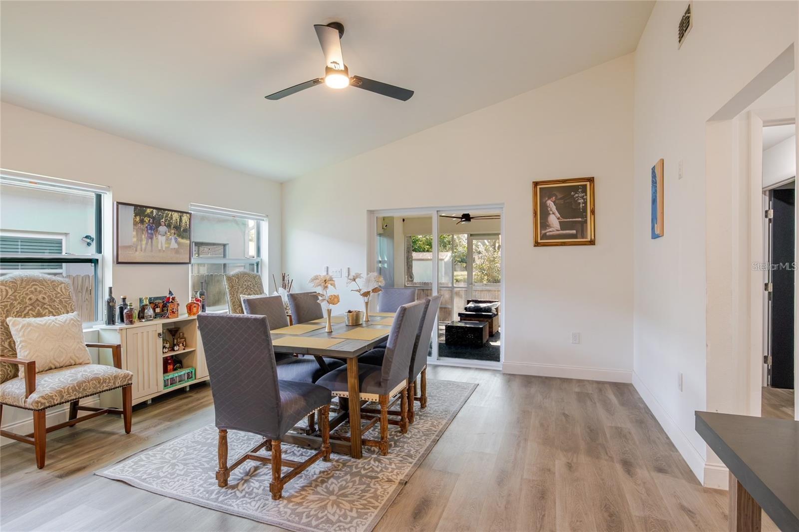 1704 W HANNA AVE, TAMPA, FL, 33604