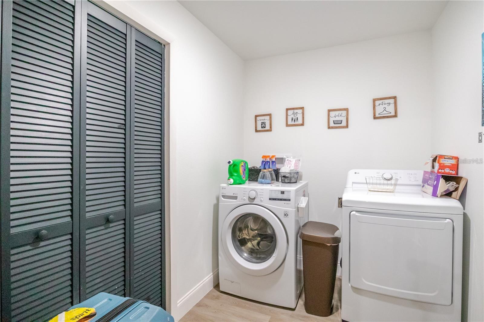 1704 W HANNA AVE, TAMPA, FL, 33604