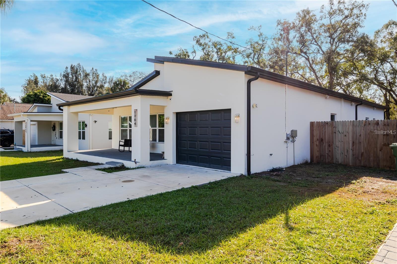 1704 W HANNA AVE, TAMPA, FL, 33604