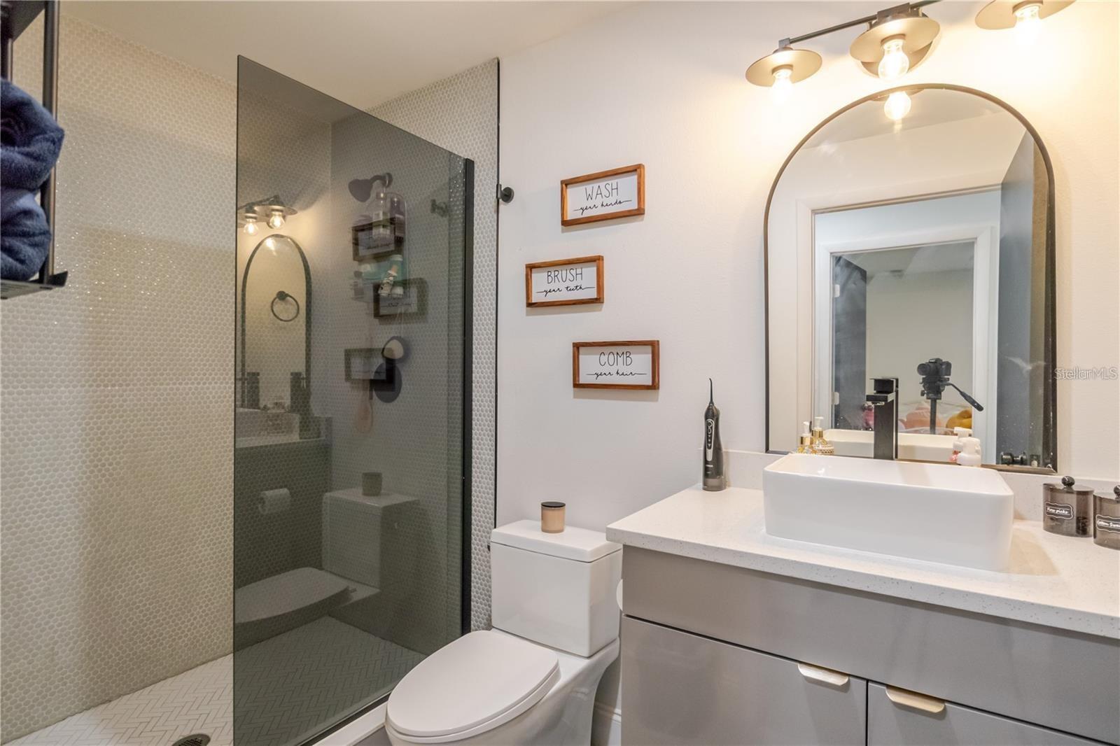 1704 W HANNA AVE, TAMPA, FL, 33604