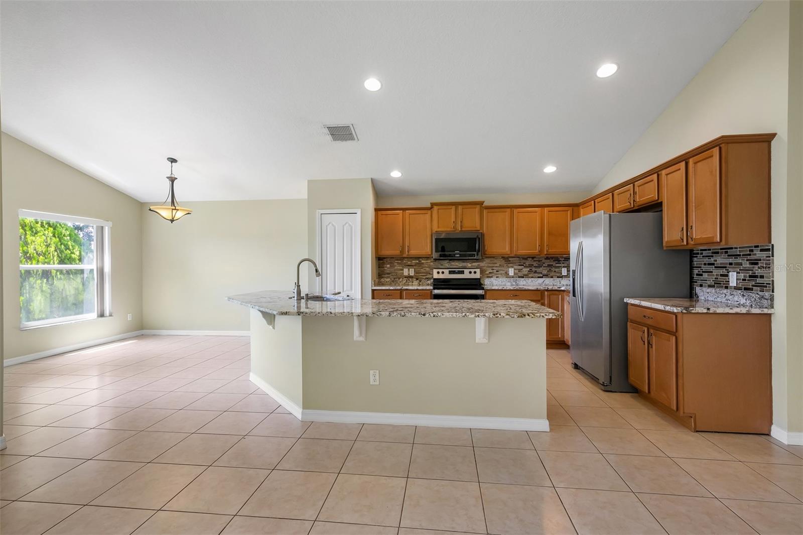 12608 IRIS LAKE DR, ORLANDO, FL, 32824