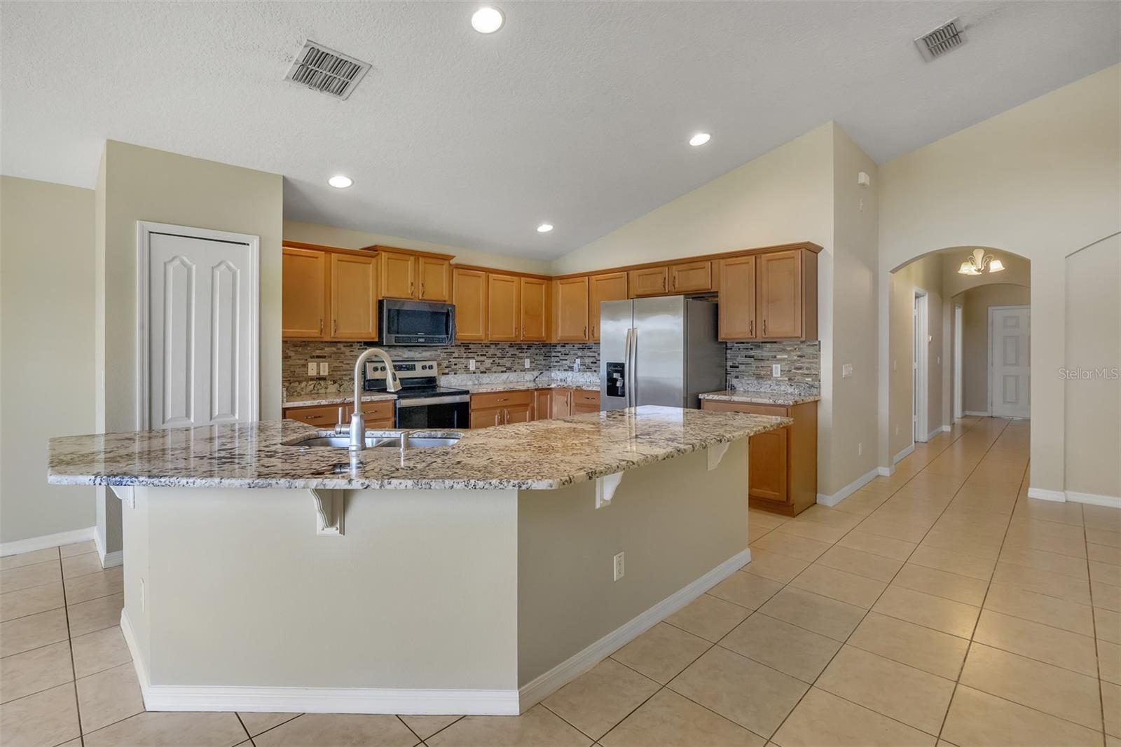 12608 IRIS LAKE DR, ORLANDO, FL, 32824