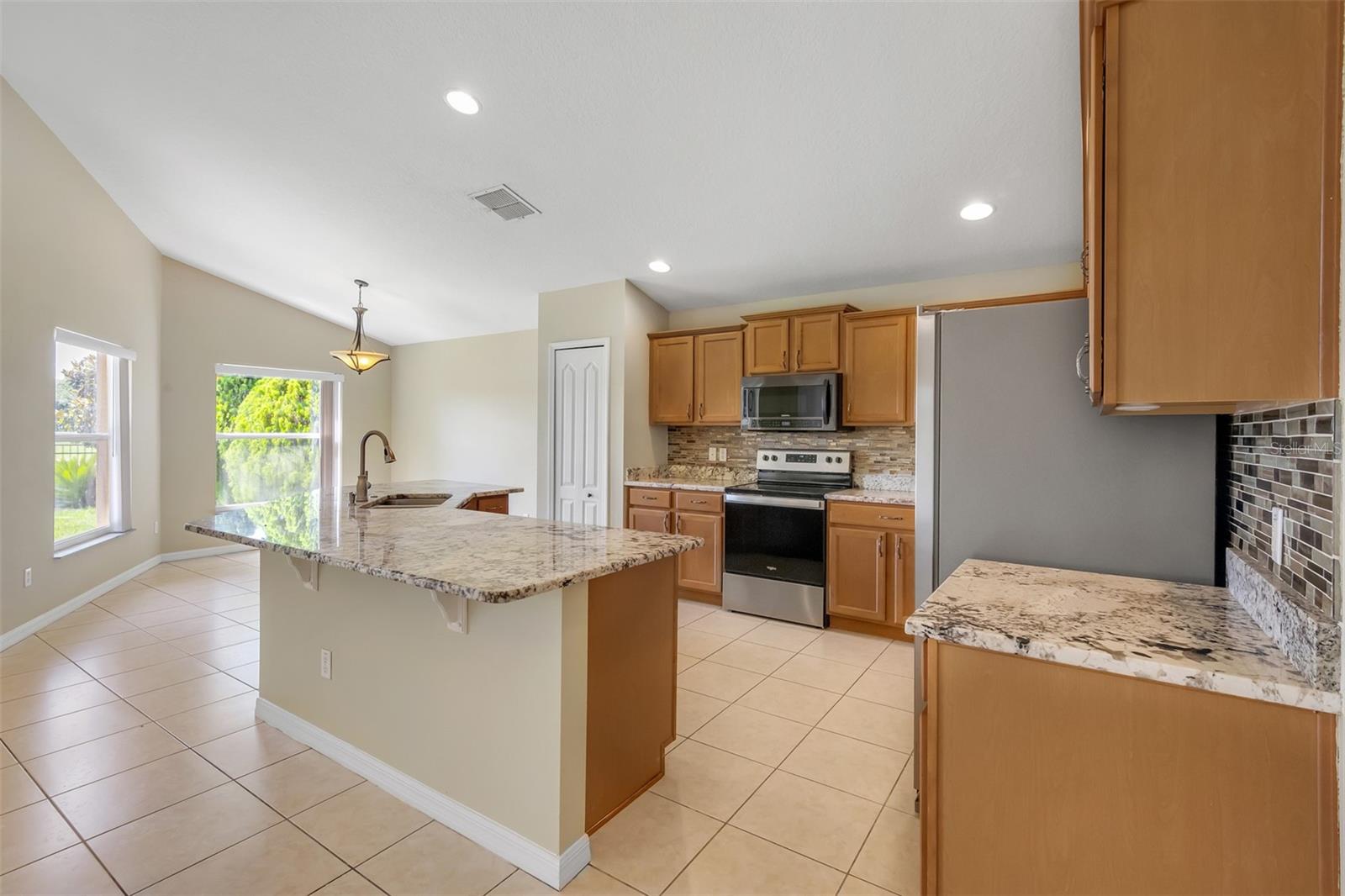 12608 IRIS LAKE DR, ORLANDO, FL, 32824