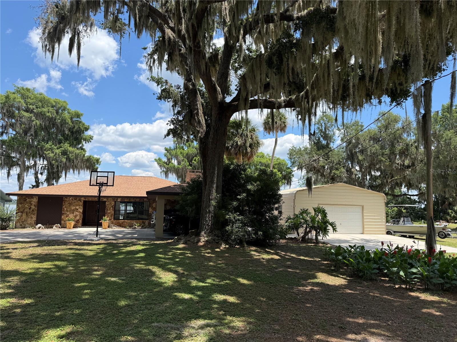 4232 COUNTY ROAD 400, LAKE PANASOFFKEE, FL, 33538