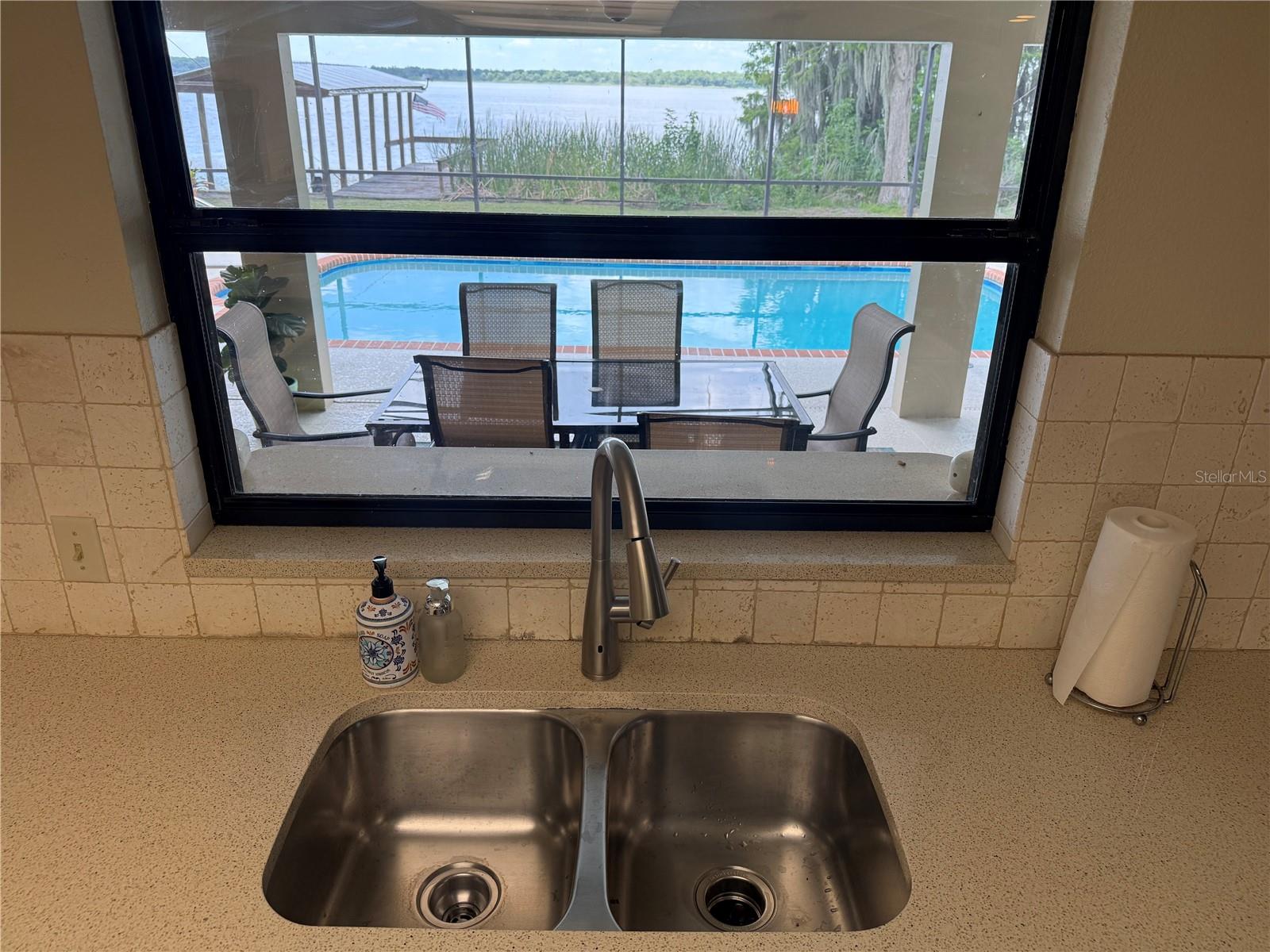 4232 COUNTY ROAD 400, LAKE PANASOFFKEE, FL, 33538