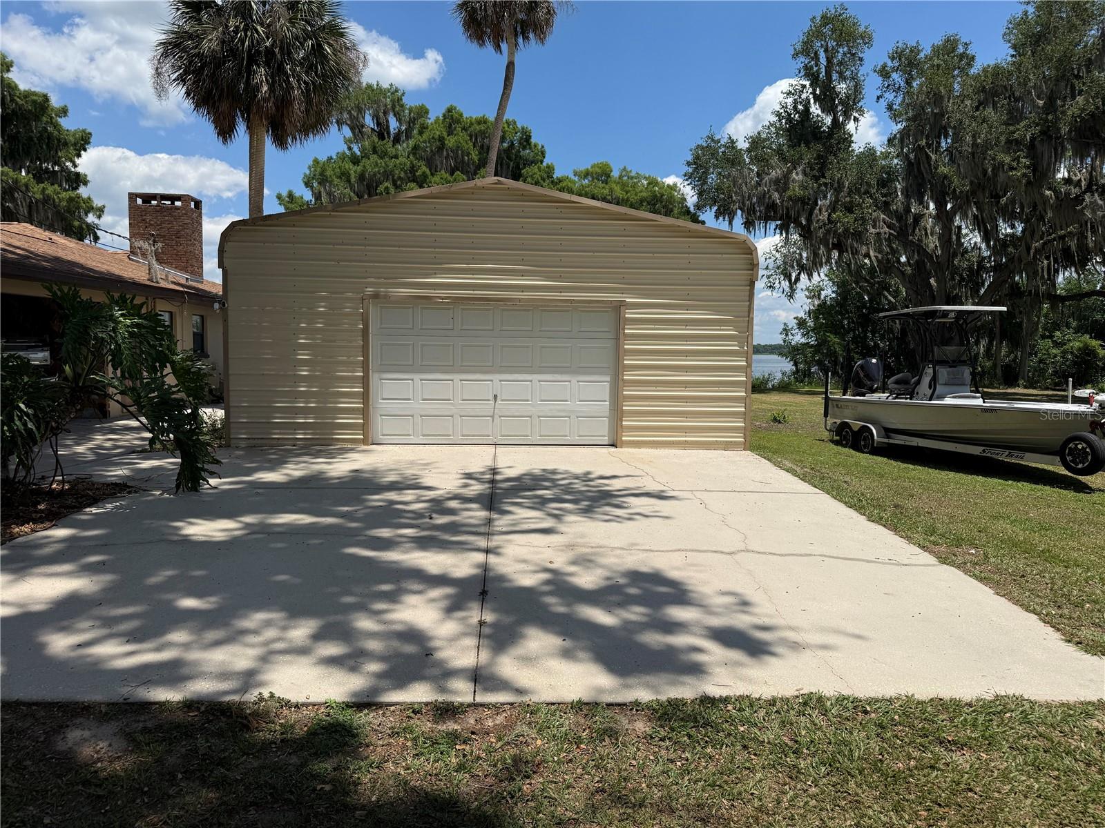 4232 COUNTY ROAD 400, LAKE PANASOFFKEE, FL, 33538