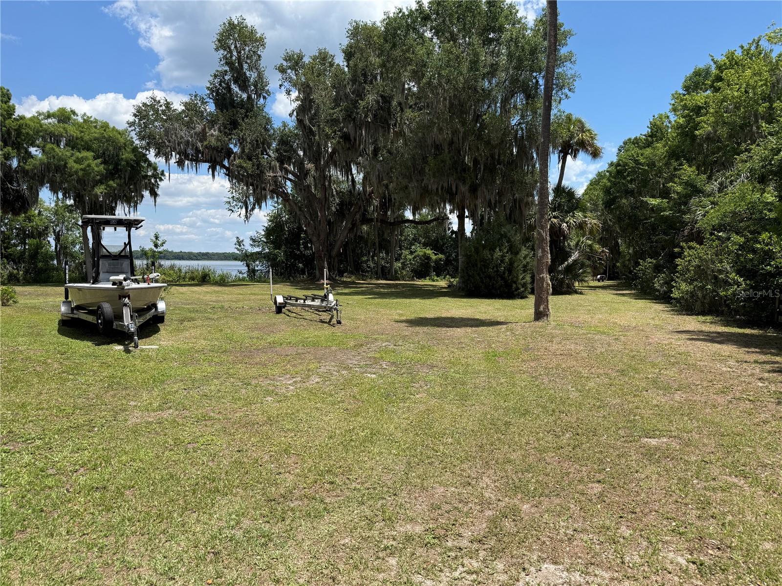 4232 COUNTY ROAD 400, LAKE PANASOFFKEE, FL, 33538