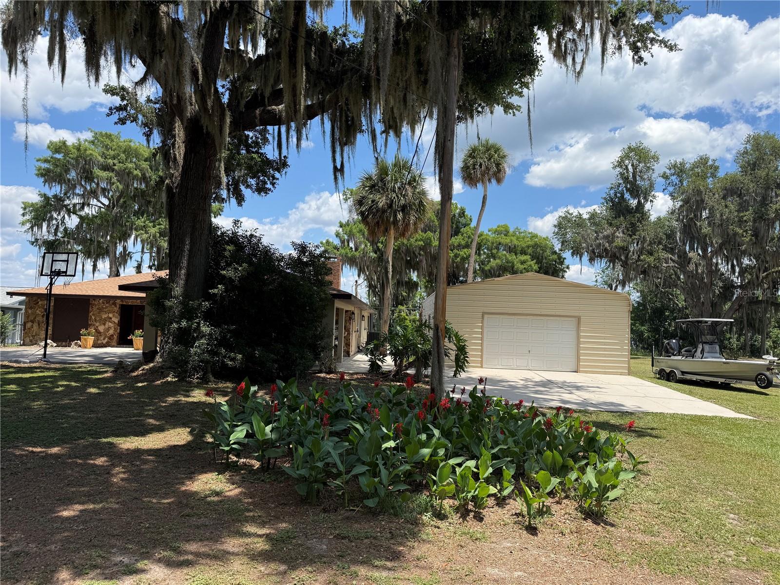 4232 COUNTY ROAD 400, LAKE PANASOFFKEE, FL, 33538