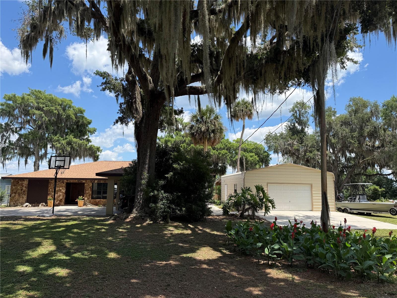 4232 COUNTY ROAD 400, LAKE PANASOFFKEE, FL, 33538