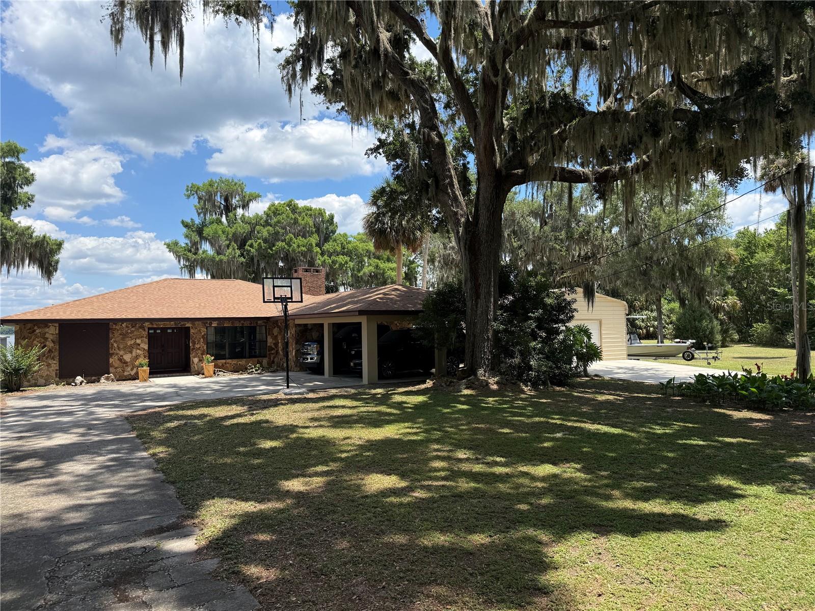 4232 COUNTY ROAD 400, LAKE PANASOFFKEE, FL, 33538