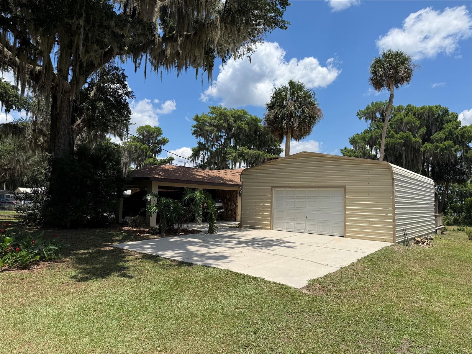 4232 COUNTY ROAD 400, LAKE PANASOFFKEE, FL, 33538