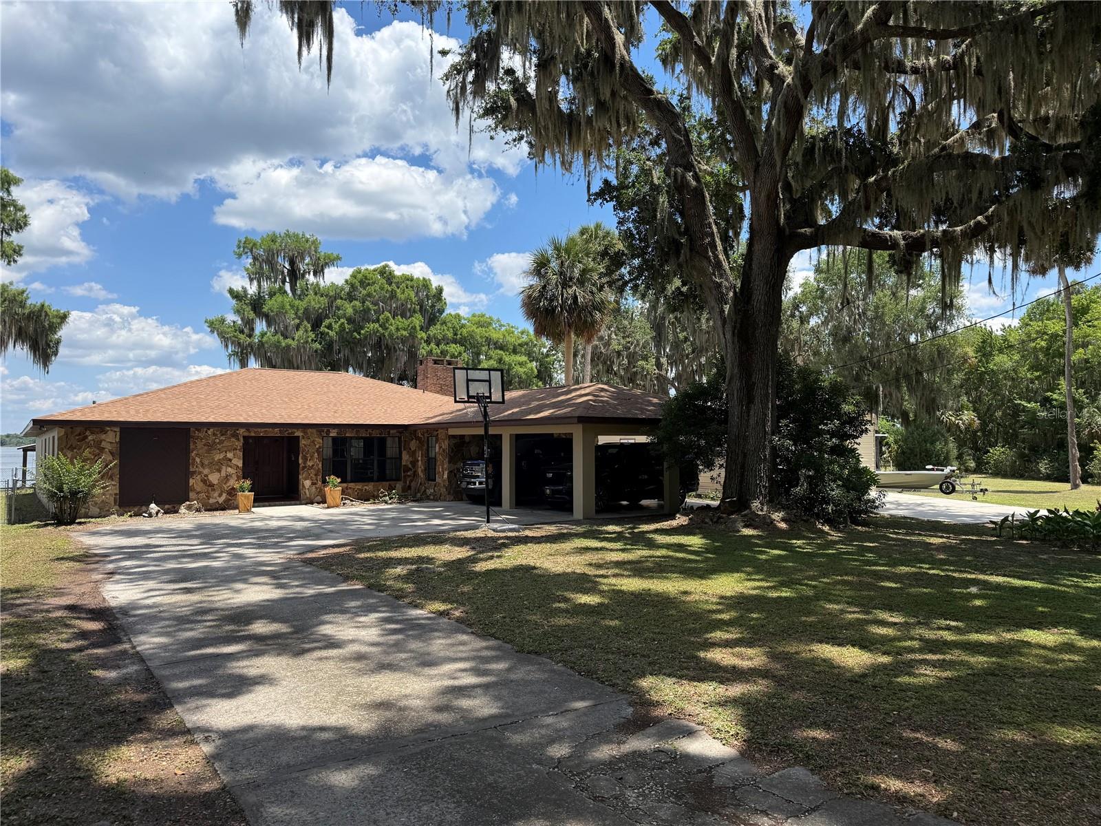 4232 COUNTY ROAD 400, LAKE PANASOFFKEE, FL, 33538