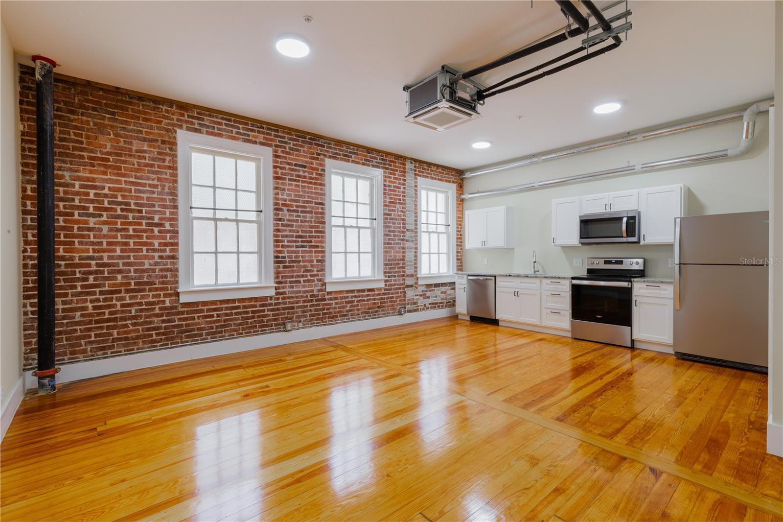 306 W WISCONSIN AVE #302, DELAND, FL, 32720