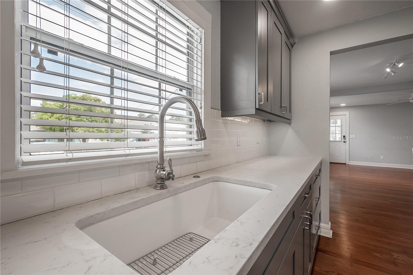 2714 W FIG ST, TAMPA, FL, 33609