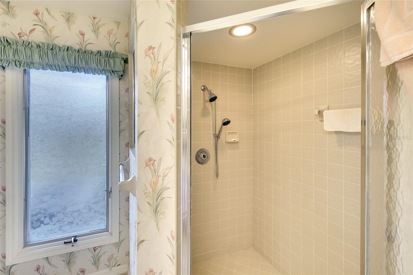3825 WILSHIRE CIR #1, SARASOTA, FL, 34238