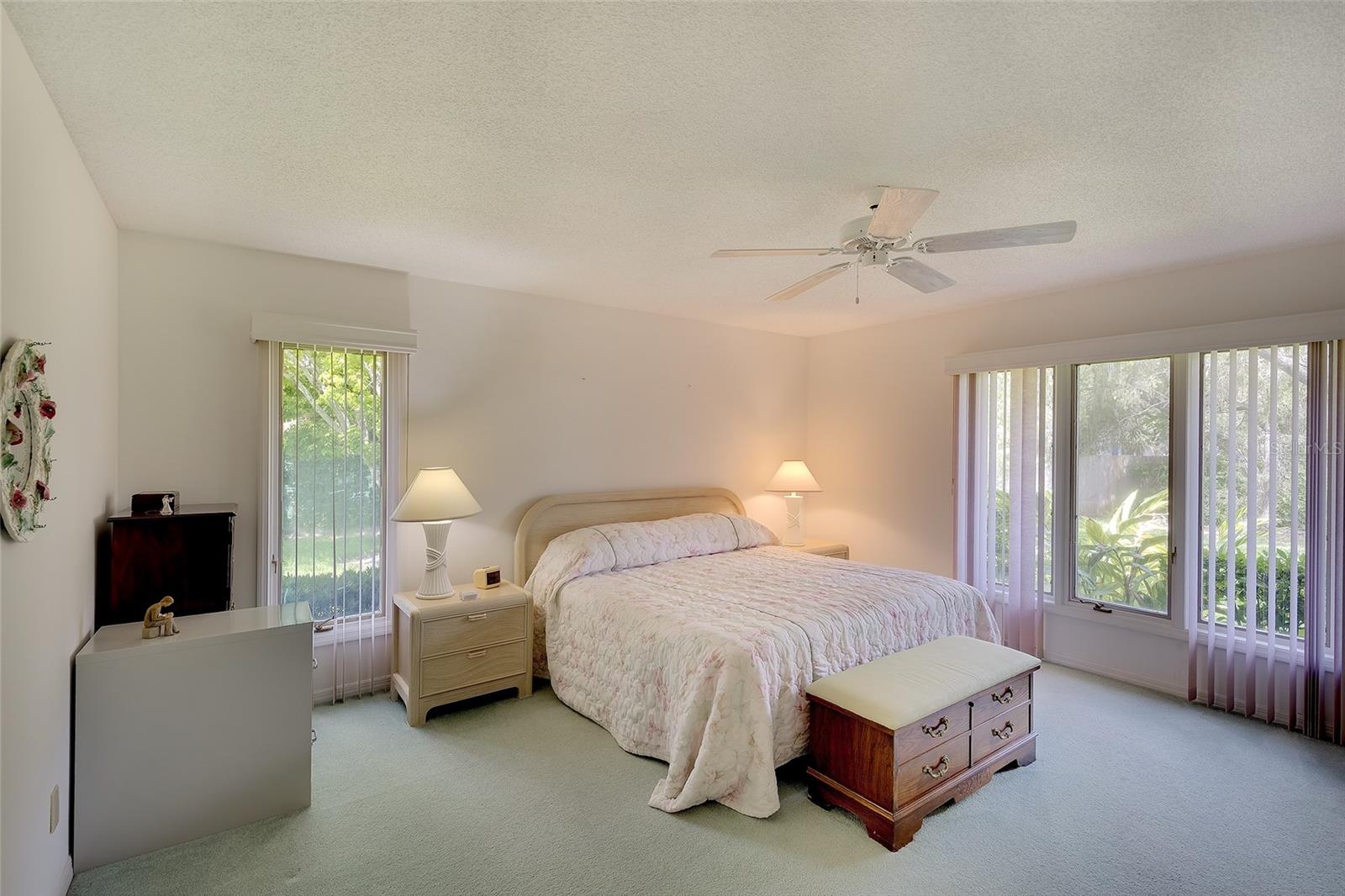 3825 WILSHIRE CIR #1, SARASOTA, FL, 34238