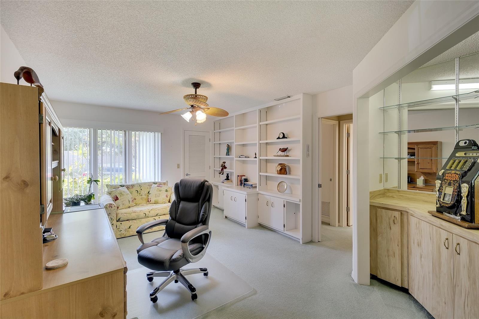 3825 WILSHIRE CIR #1, SARASOTA, FL, 34238