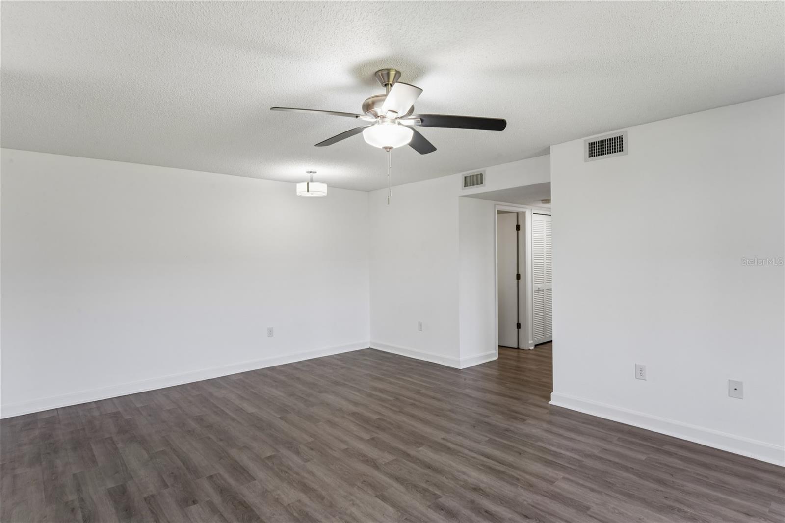 305 HAMMOCK PINE BLVD #305, CLEARWATER, FL, 33761