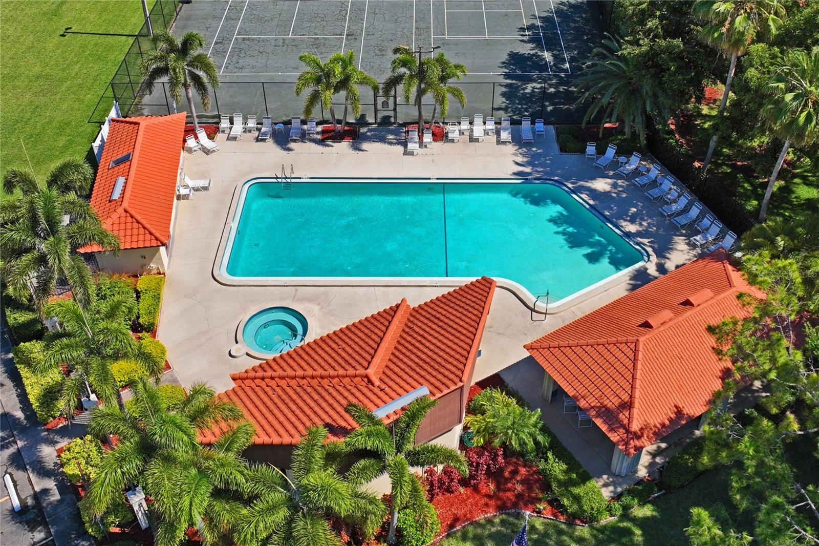 305 HAMMOCK PINE BLVD #305, CLEARWATER, FL, 33761
