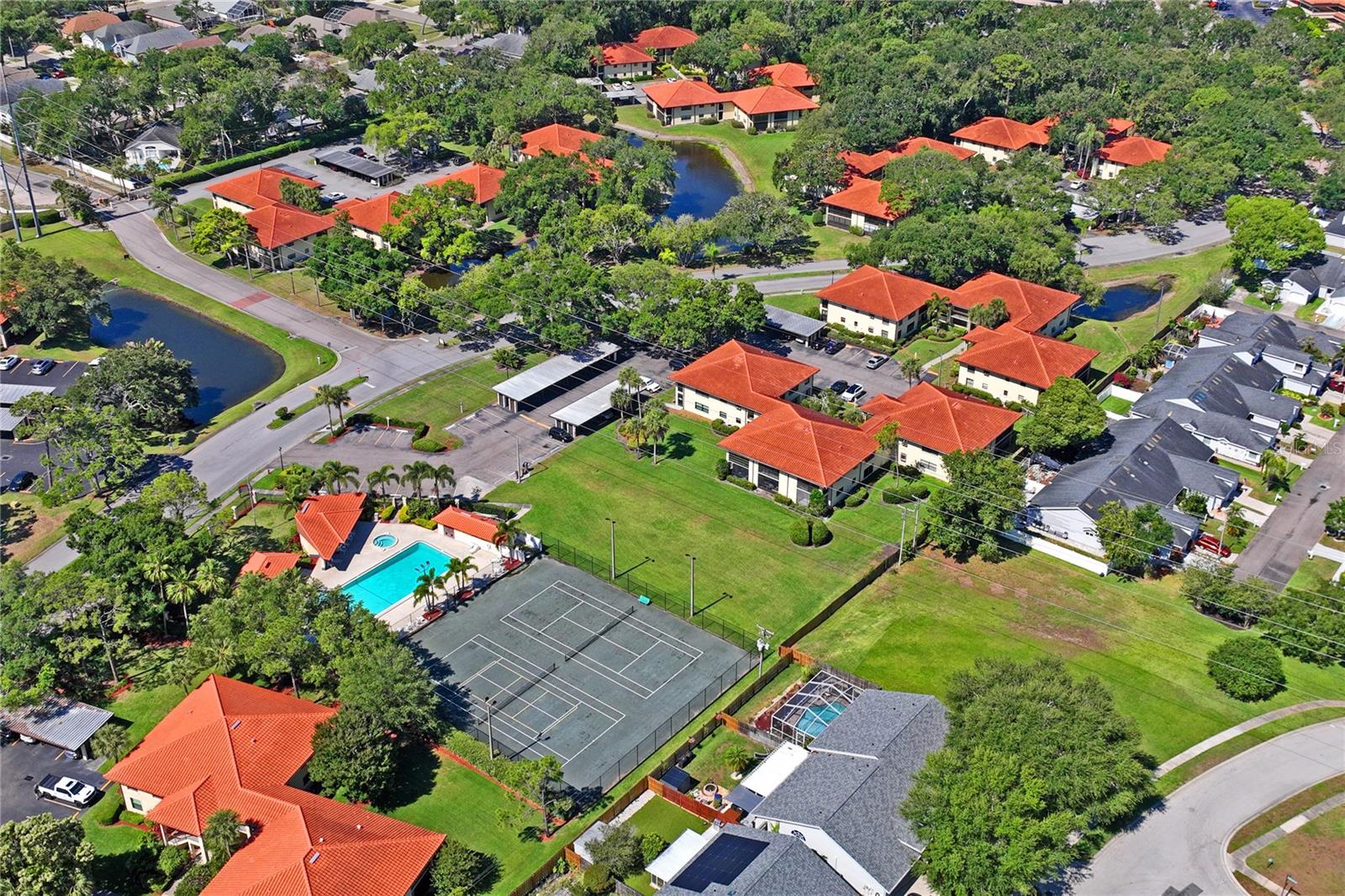 305 HAMMOCK PINE BLVD #305, CLEARWATER, FL, 33761