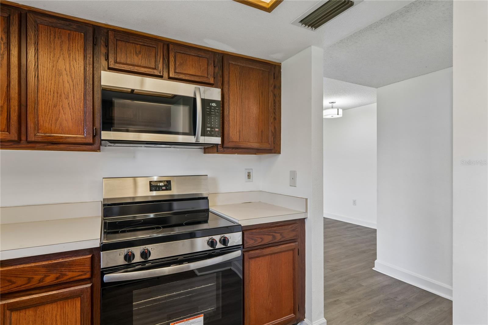 305 HAMMOCK PINE BLVD #305, CLEARWATER, FL, 33761