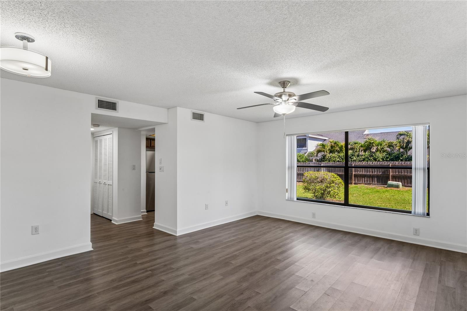 305 HAMMOCK PINE BLVD #305, CLEARWATER, FL, 33761