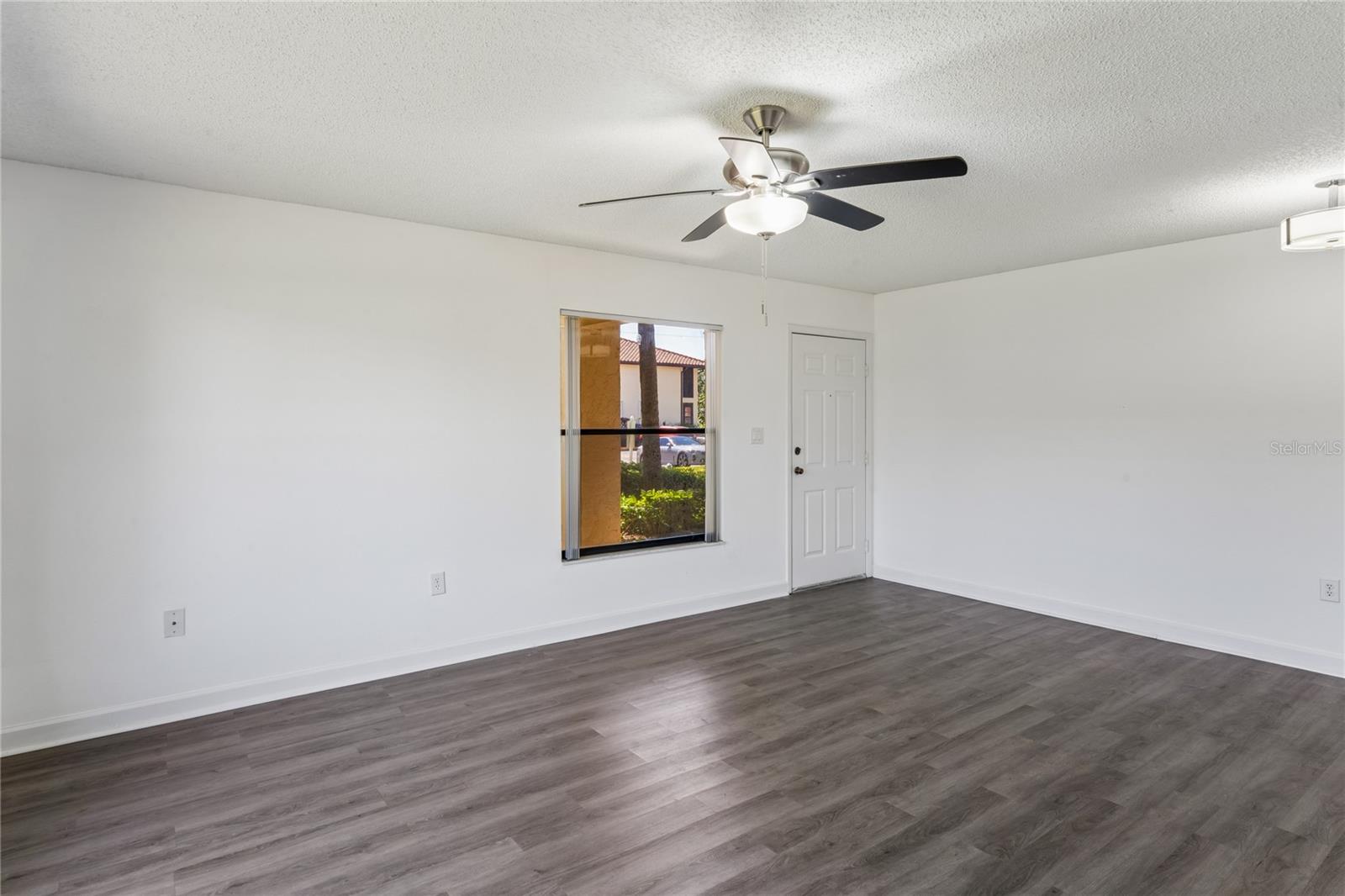 305 HAMMOCK PINE BLVD #305, CLEARWATER, FL, 33761