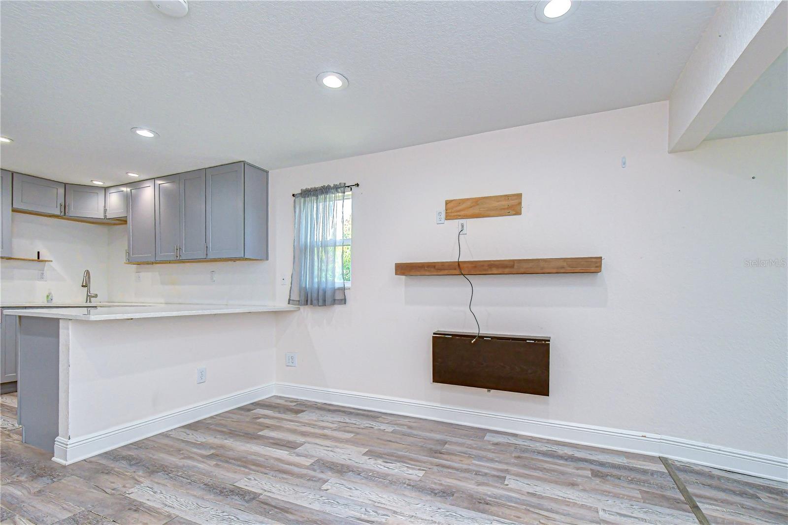 2933 56TH AVE N, ST PETERSBURG, FL, 33714