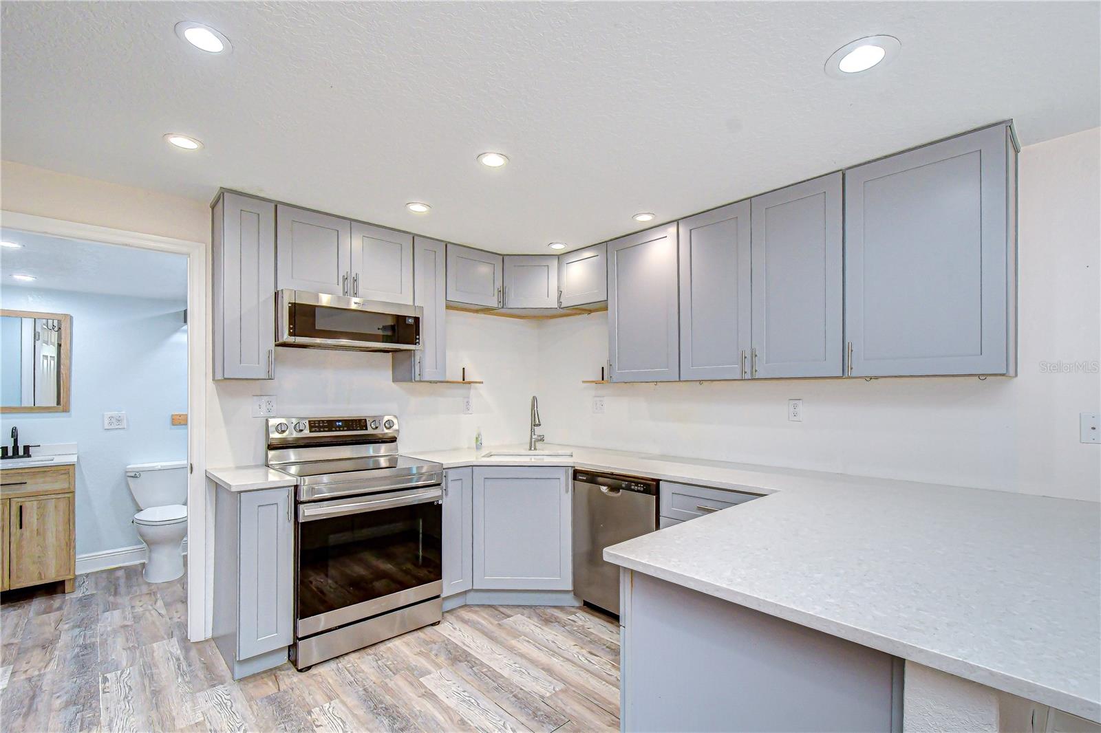 2933 56TH AVE N, ST PETERSBURG, FL, 33714