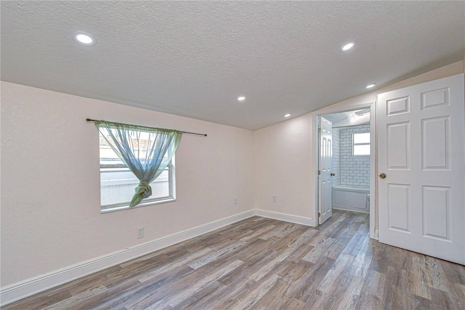 2933 56TH AVE N, ST PETERSBURG, FL, 33714