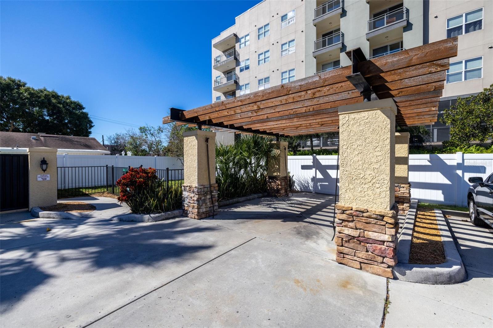 106 ALAMEDA CT #240, TAMPA, FL, 33609