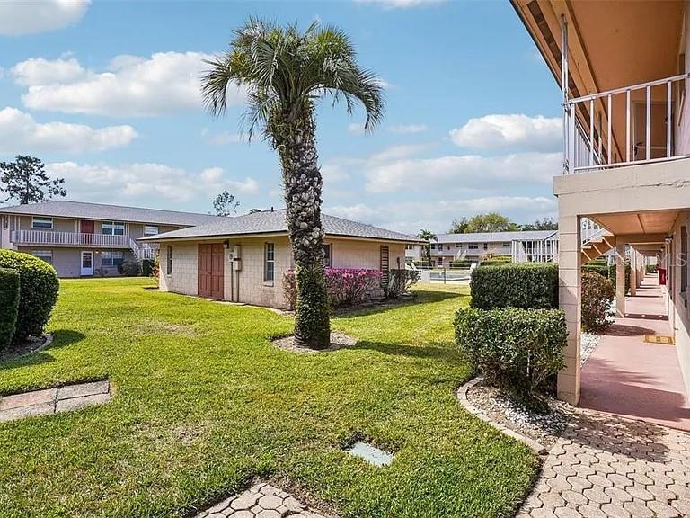 1100 E CAROLINE ST #123, TAVARES, FL, 32778