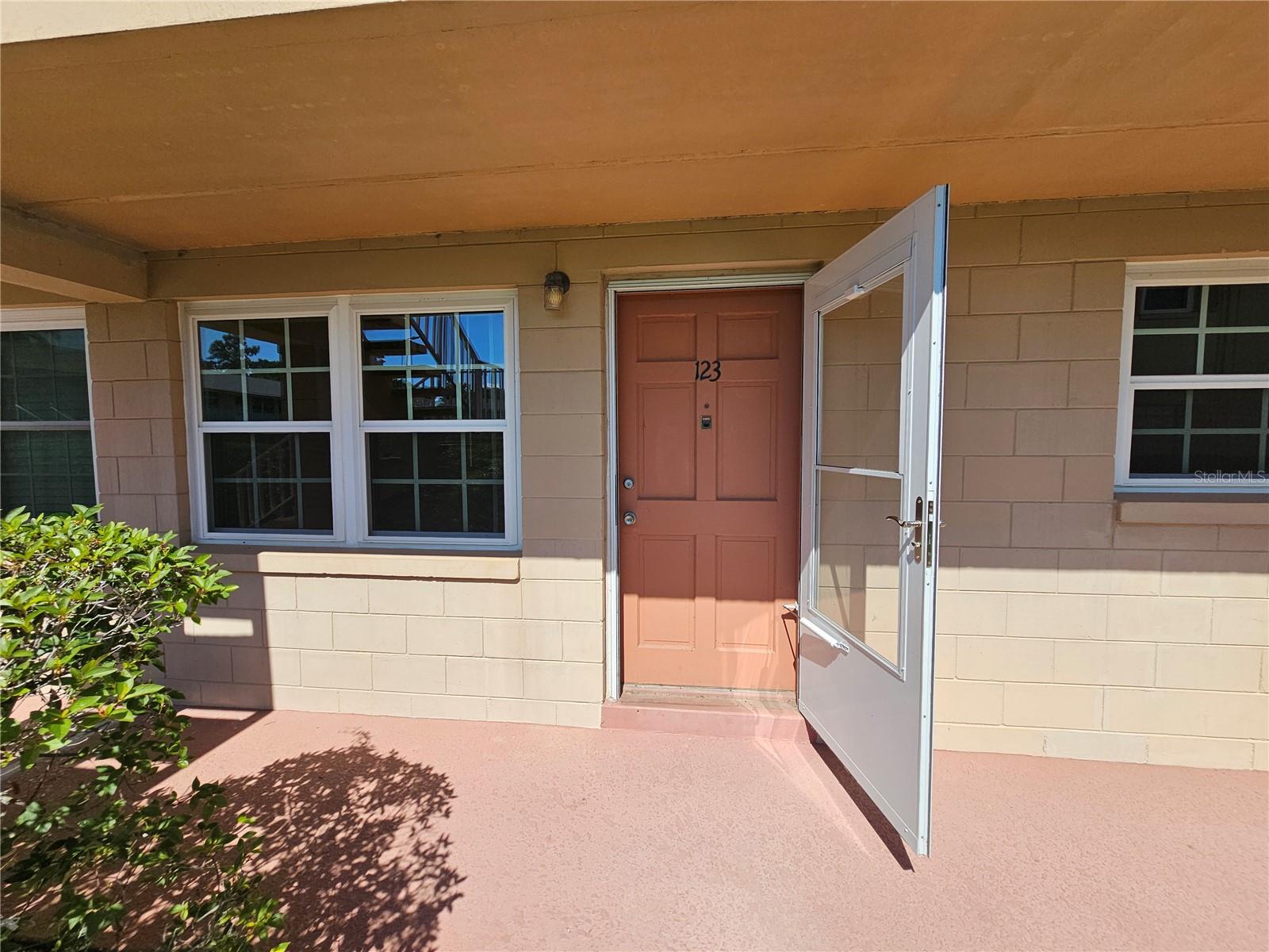1100 E CAROLINE ST #123, TAVARES, FL, 32778