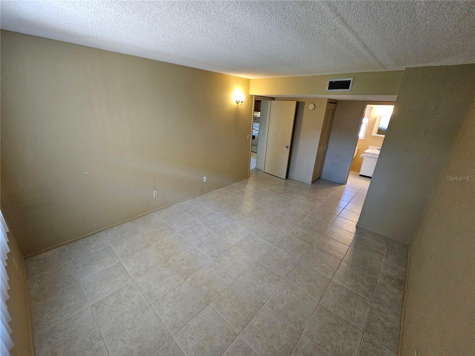 1100 E CAROLINE ST #123, TAVARES, FL, 32778