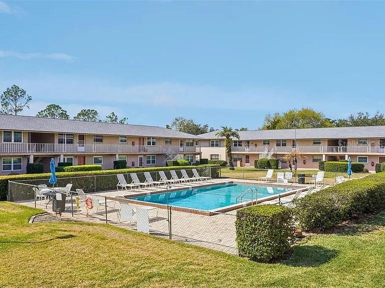 1100 E CAROLINE ST #123, TAVARES, FL, 32778