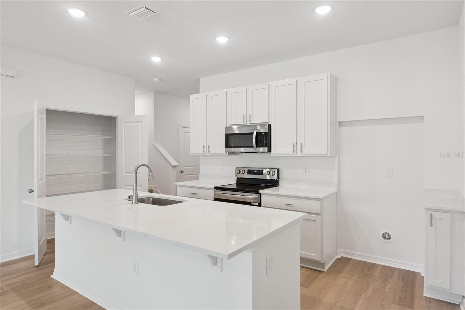 654 CEDAR ELM CT, EUSTIS, FL, 32726