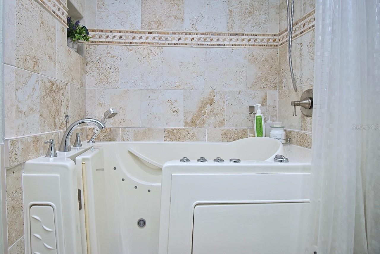 3890 LYNDHURST CT, SARASOTA, FL, 34235